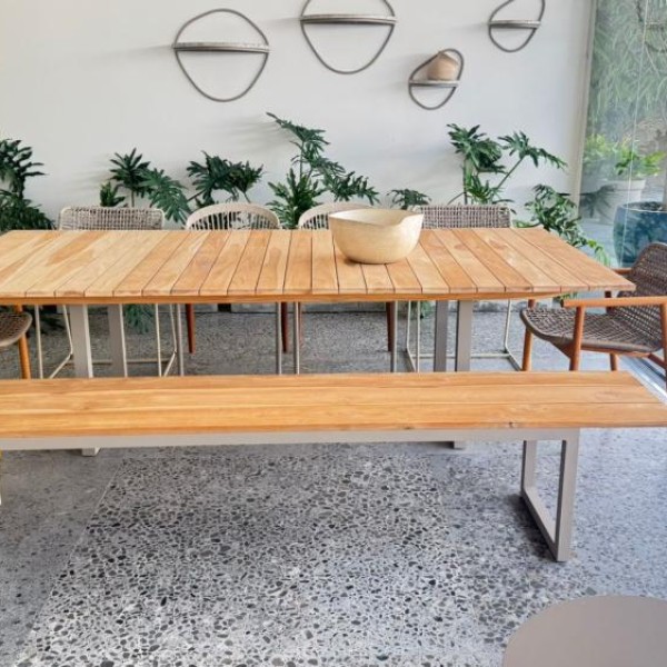 Mesa de jantar Solar - área externa